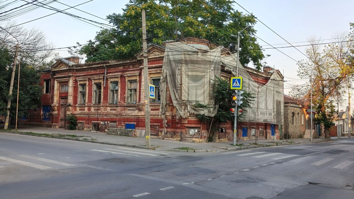Дом-призрак в Нахичевани отреставрируют?